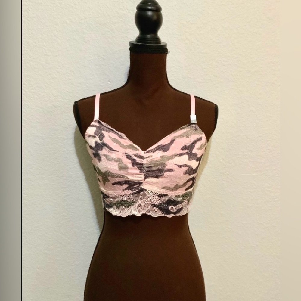 NWTS *** PINK Victoria’s Secret PINK CAMO BRALETTE/ SIZE -LARGE